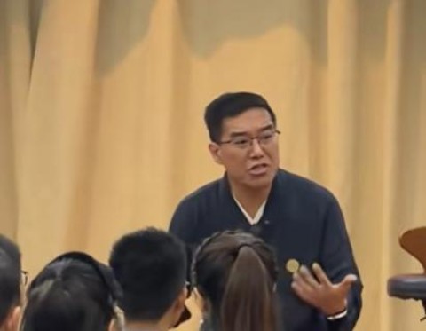 線上賭場：浙江如是書院再調查：一場針對家長的“精神傳銷”是如何完成的？仍有被洗腦學員沒清醒