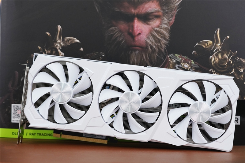 百家樂:纖薄身材強悍性能 天命人2K甜品利器!耕陞RTX 4070 SUPER踏雪OC定制版顯卡評測