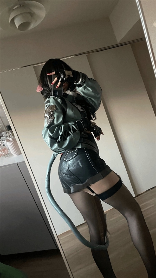 賭馬:日本美女Cos《絕區零》簡美圖賞:性感還原 身材絕佳