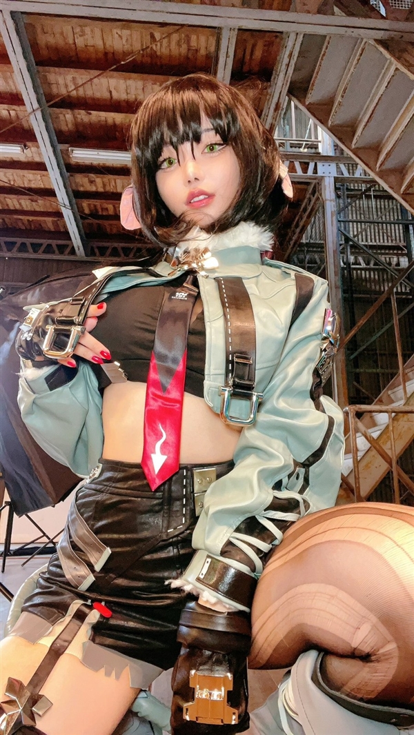 賭馬:日本美女Cos《絕區零》簡美圖賞:性感還原 身材絕佳
