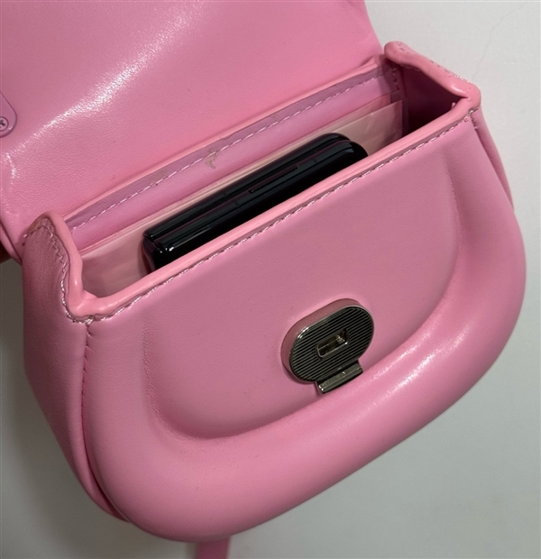 六郃彩：華爲Pura X上手：跟純血鴻矇簡直是絕配