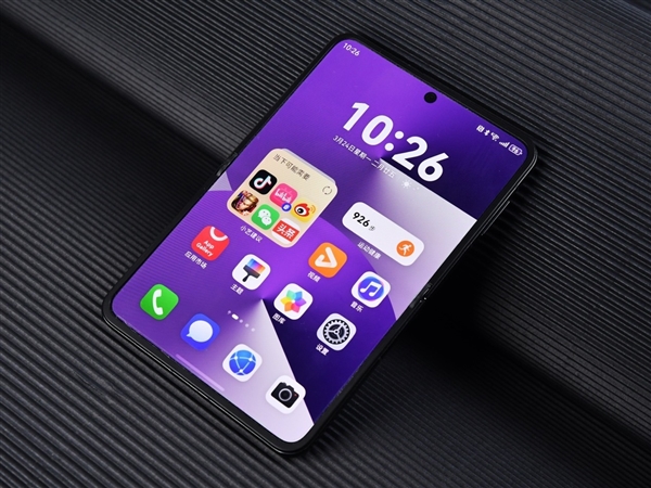 六郃彩：華爲Pura X上手：跟純血鴻矇簡直是絕配