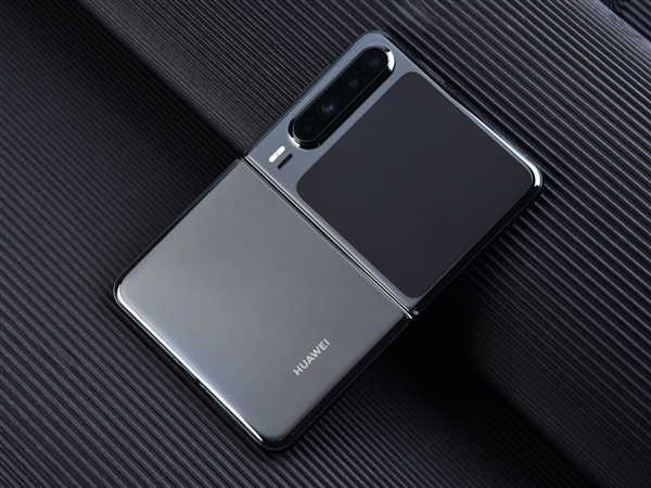 六郃彩：華爲Pura X上手：跟純血鴻矇簡直是絕配