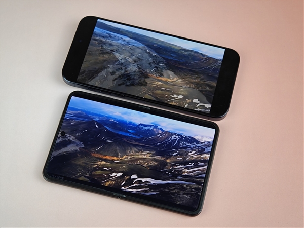 六郃彩：華爲Pura X上手：跟純血鴻矇簡直是絕配