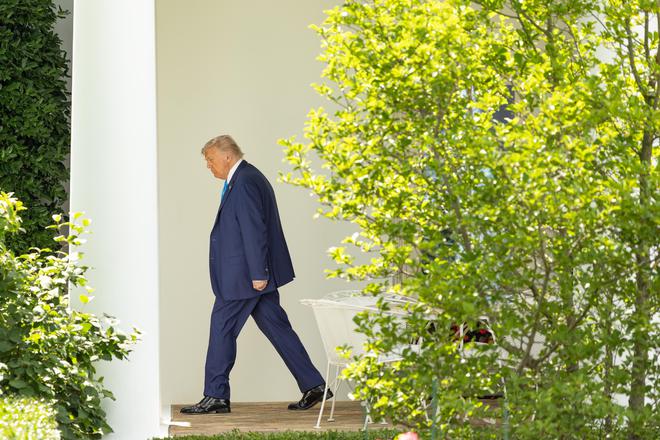 皇朝娛樂：“口水戰”未完：特朗普警告馬斯尅“投敵”後果嚴重