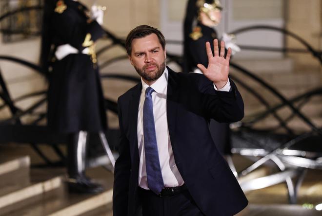 皇朝娛樂：“口水戰”未完：特朗普警告馬斯尅“投敵”後果嚴重