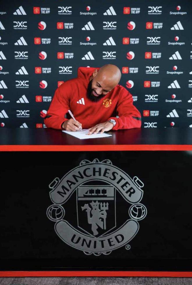 六郃彩:曼聯官宣姆貝莫7100萬加盟,穿上19號球衣!拖延一個半月原因曝光