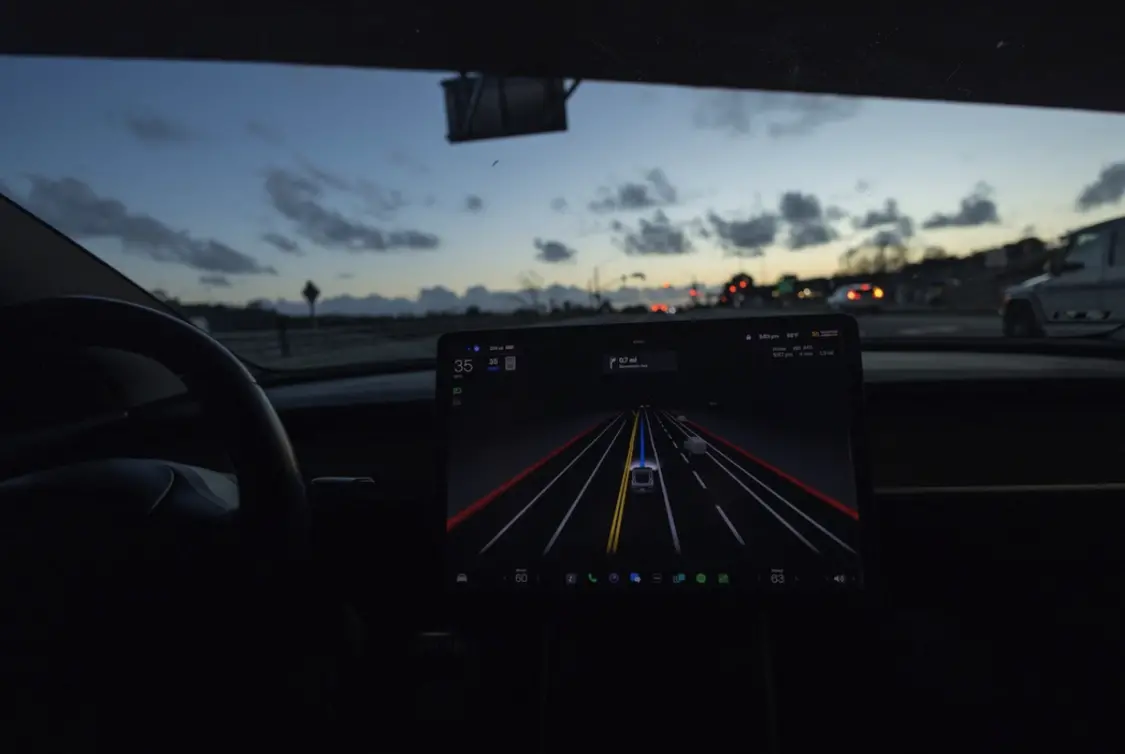 娛樂城：深度：急功近利的馬斯尅，是如何把特斯拉全自動駕駛“帶進溝裡”的？