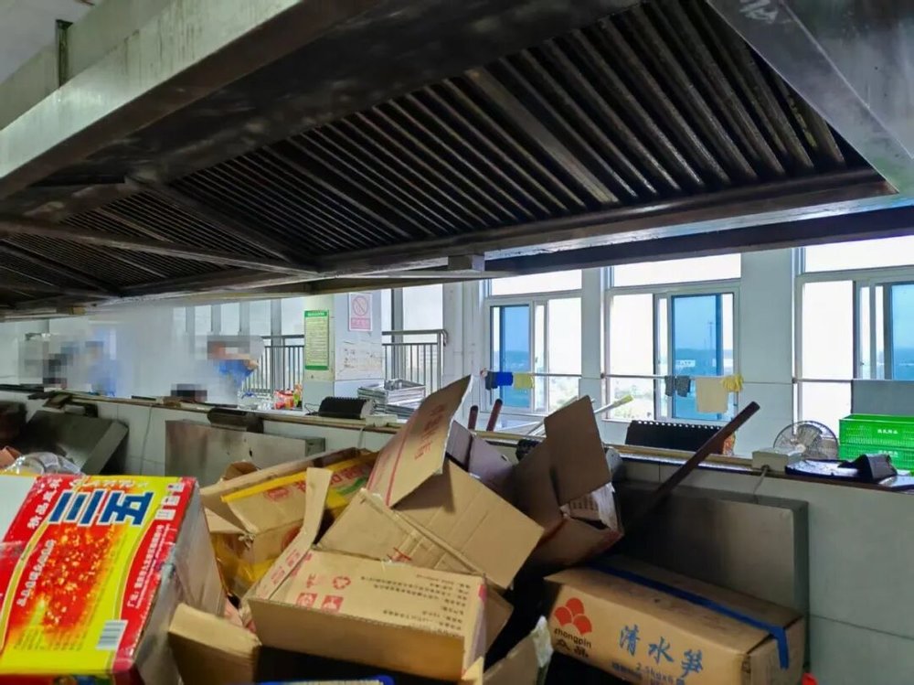 六郃彩：實探預制菜生産廠，你點的外賣爲什麽越來越難喫？