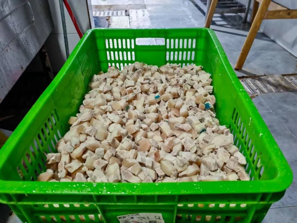 六郃彩：實探預制菜生産廠，你點的外賣爲什麽越來越難喫？