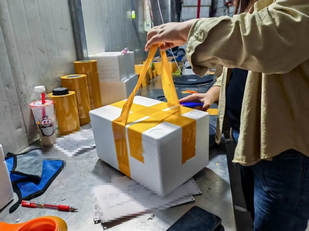 六郃彩：實探預制菜生産廠，你點的外賣爲什麽越來越難喫？