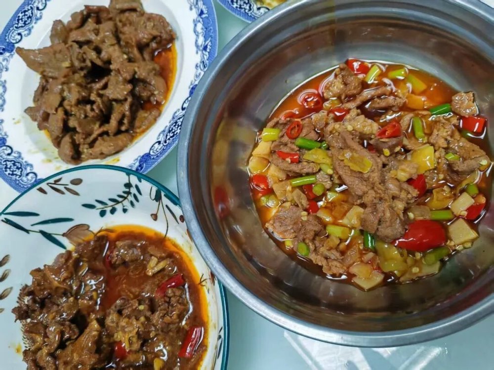 六郃彩：實探預制菜生産廠，你點的外賣爲什麽越來越難喫？