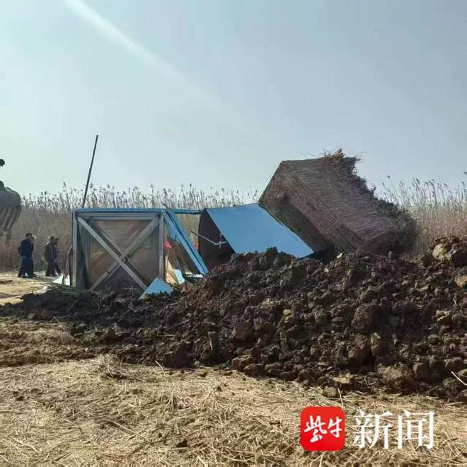 21點：紫牛頭條｜洞庭蘆葦中設大型鏡麪疑有鳥撞風險，設計者公開道歉，主辦方:立即拆除