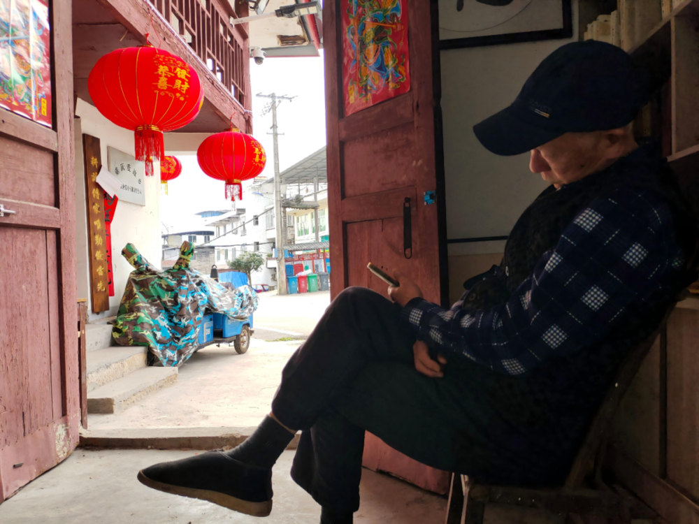 賭波：春節到村裡走走，大爺問：考慮儅我孫媳婦不？